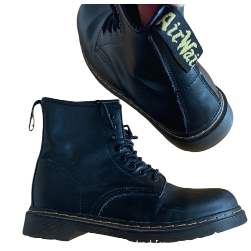 Dr Martens Napa Waterproof leather 1460 size 7